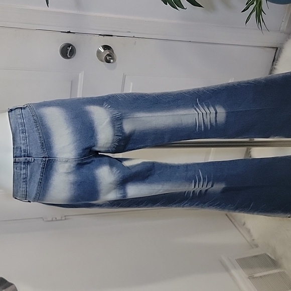 Laser  Stonewashed Jeans - Picture 8 of 10
